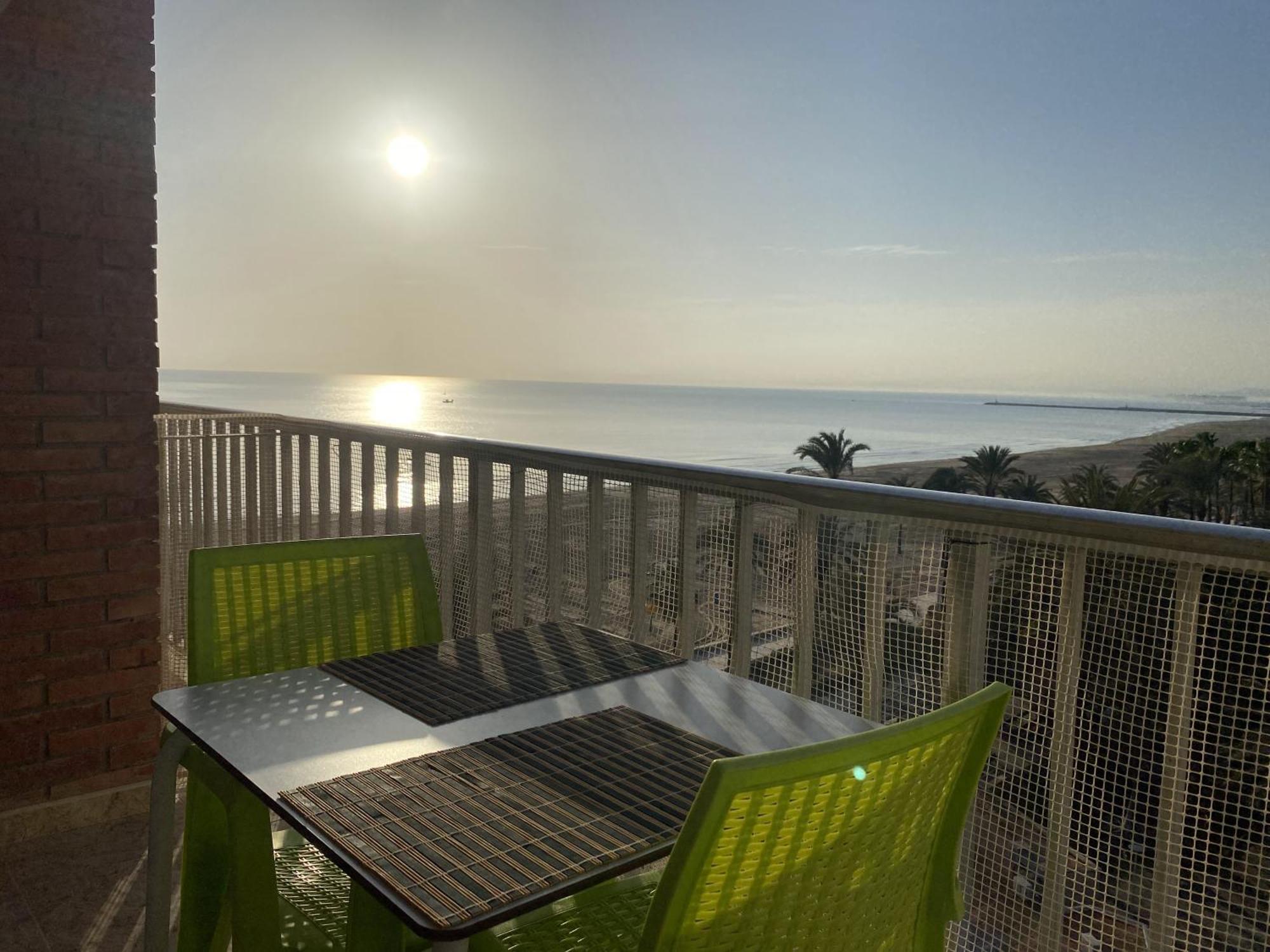 Beachfront And Cozy Apartment 쿠엘라 외부 사진